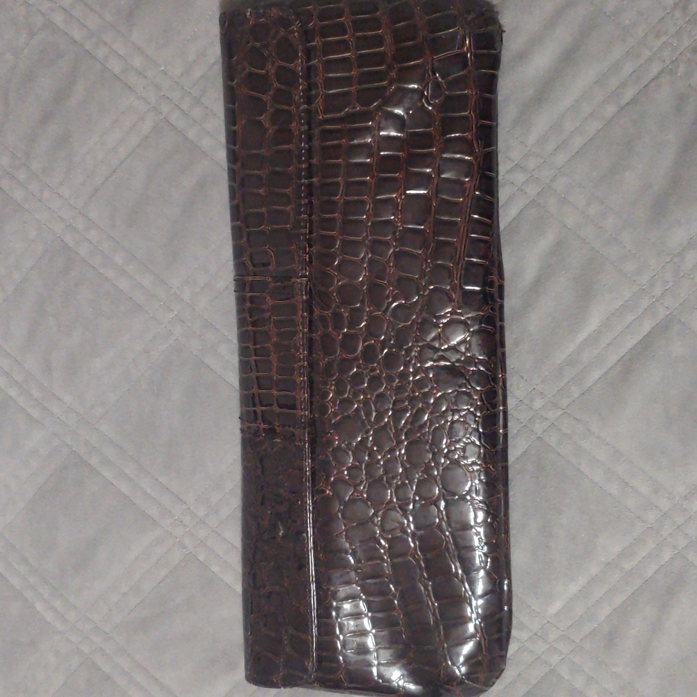 Clutch - Picture 2 of 4